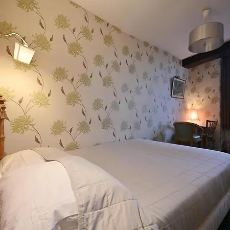 Hotel Esmeralda 2*