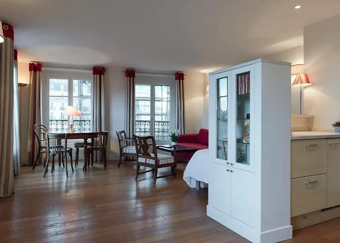 埃斯梅拉达酒店