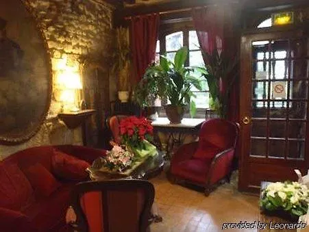 Hotel Esmeralda Paris